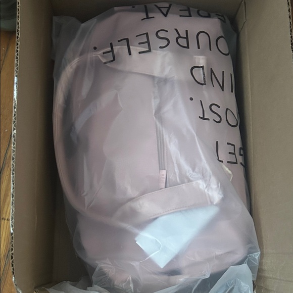 BEIS the Mini Weekender - Picture 7 of 10